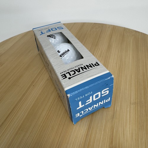 Paquete de tres pelotas de golf Pinnacle blancas suaves para sentir que 3 pelotas alcanzan tu pico - Imagen 5 de 8