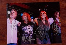 GFA Américain Rock Band Foghat Signé 11x14 Photo AD2 Preuve COA