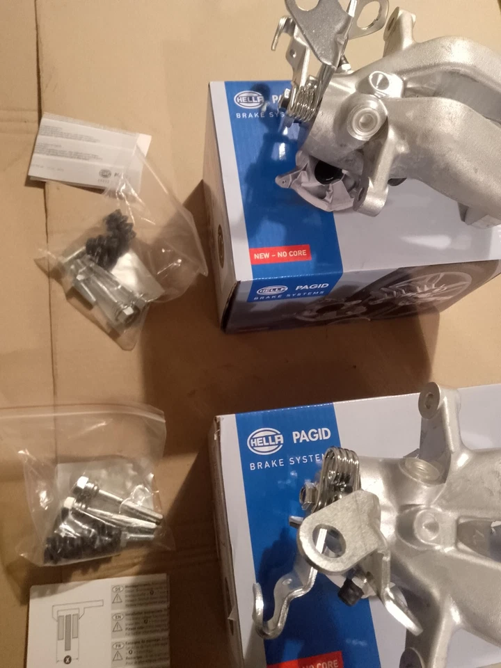 Seat Leon Cupra K1, PINZAS TRASERAS HELLA Para Discos de Freno 310mm, 2.0tfsi 265cv Foto 2 de 4