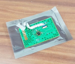 Touchpad Synaptics 920-001445-01 80x48mm aus Notebook Medion Akoya S5612 MD97930