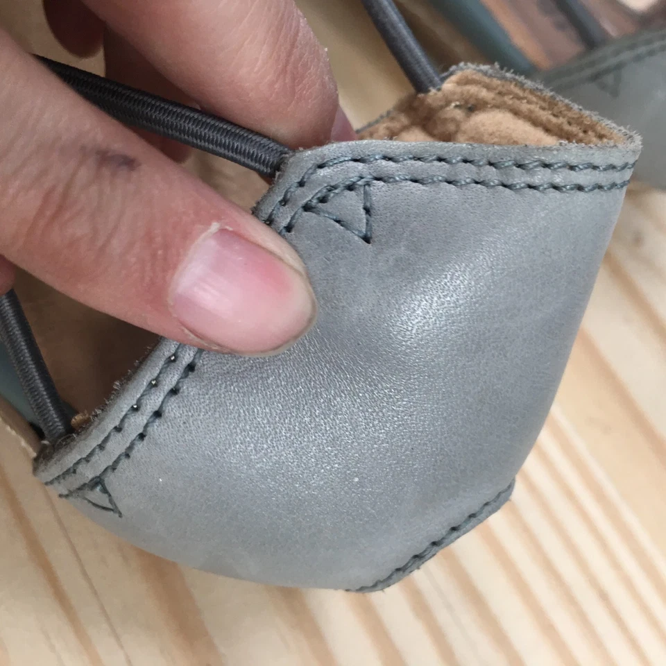 Sandalias Earth para mujer 5,5 Shelly punta abierta planas cómodas cuero gris sin cordones Foto 4 de 4