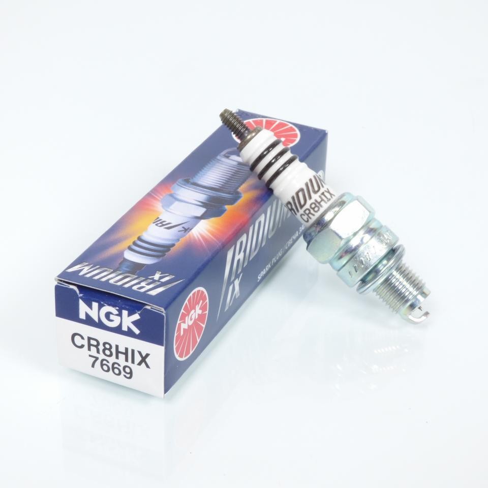 Bougie NGK haute performance pour l'allumage stable de la KTM 50 SX