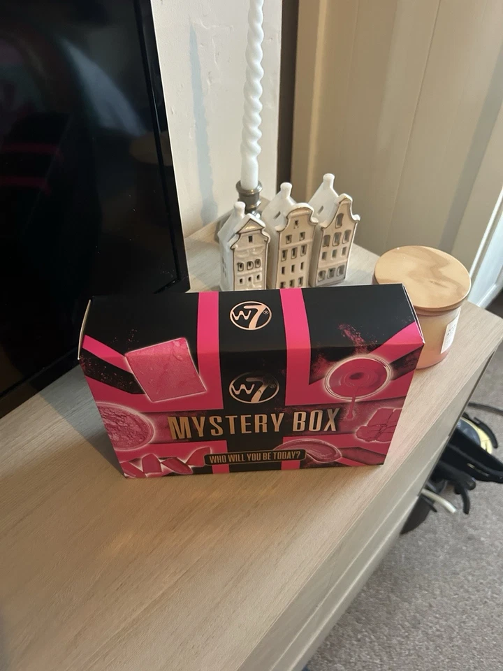 Makeup Set Mystery Box By W7 Filled With An Assortment Of Surprise Cosmetics New - Image 3 of 4