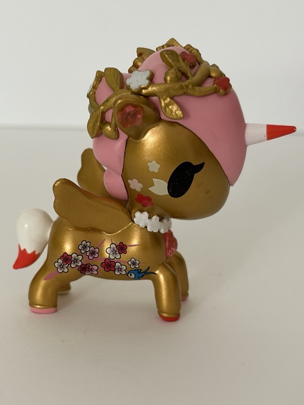 Tokidoki Unicorno Metallic Vinyl Unicorn Figurine Gold Pink White Red
