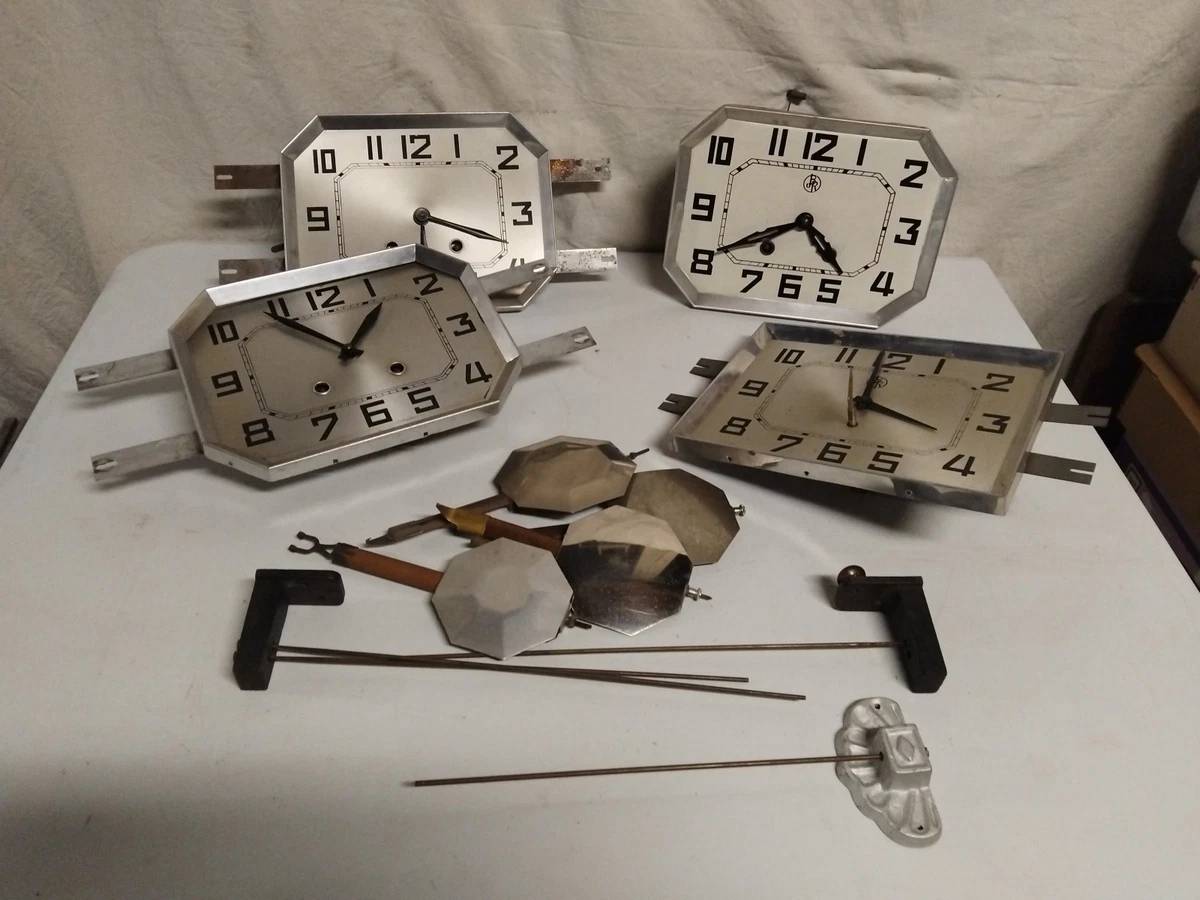 Horloge grand-mère décorée Art Déco Chinoiserie - En vente sur
