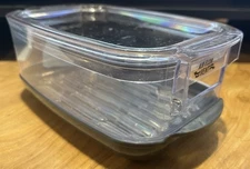 1 Progressive Berry ProKeeper, 1.2-Quart, PKS-910 One side broke & missing clip 