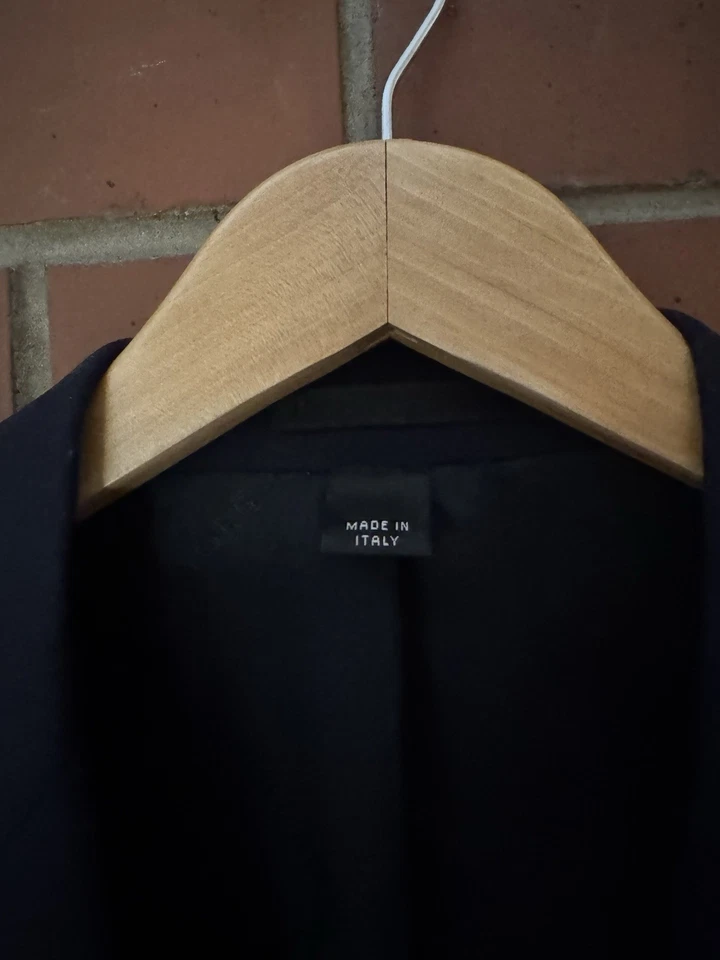 Víltor Rolf Hombre’s Traje Chaqueta Calce Ajustado Blazer Dos Botones y Hecho en Italia Foto 2 de 4