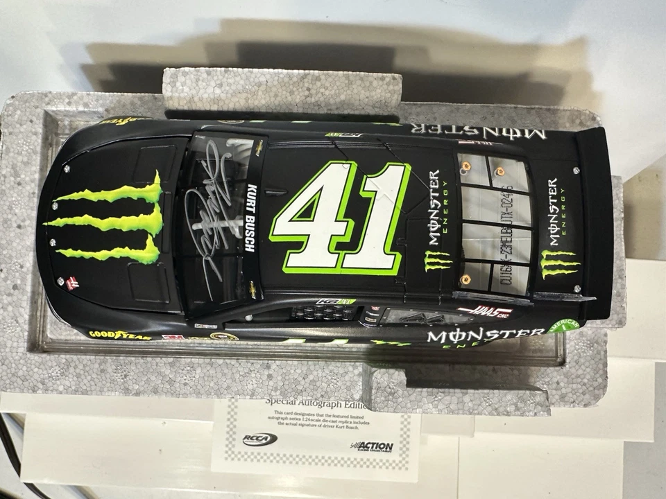 Kurt Busch #41 Monster Energy SS 2016 autografiado Lionel 1:24 diecast SHR Foto 3 de 4