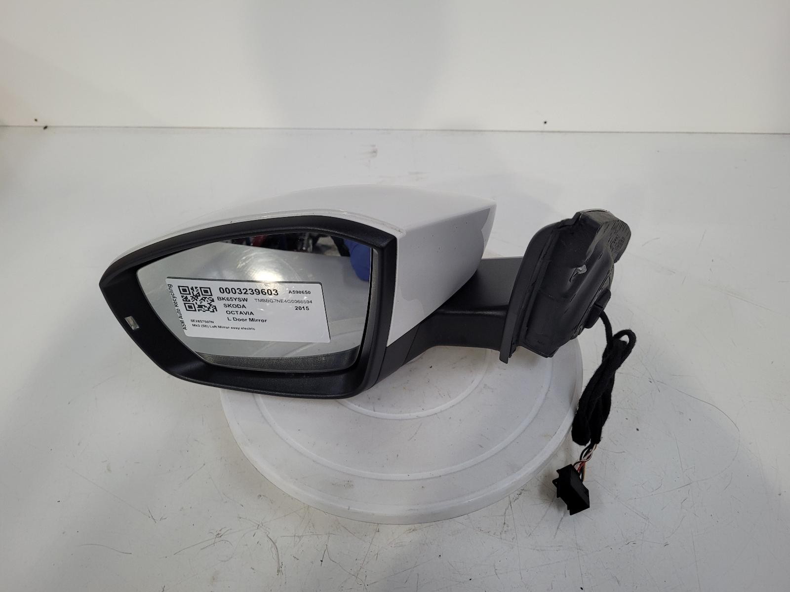 SKODA OCTAVIA 5E MK3 2015 LEFT WING DOOR MIRROR PASSENGER SIDE 5E2857507N
