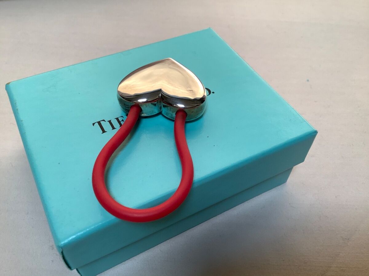 TIFFANY & CO STERLING SILVER RED RUBBER HEART KEYCHAIN | eBay TIFFANY & CO STERLING SILVER RED RUBBER HEART KEYCHAIN | eBay