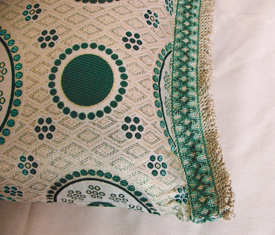 Fundas de Almohada Brocado Hechas en Marruecos - Círculos Tonos de Verde - 21" x 16.5" Foto 3 de 4
