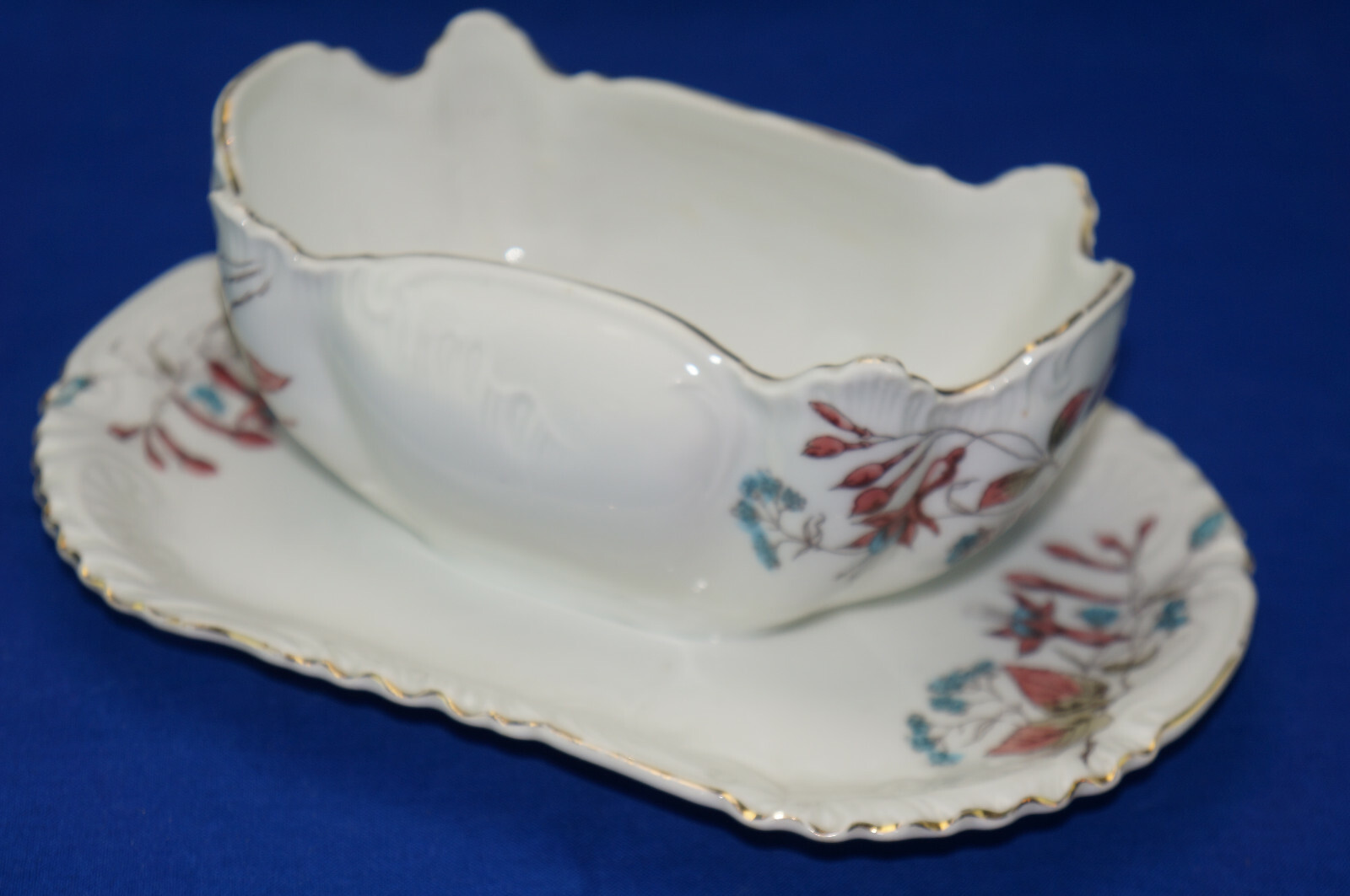 Schwalb Brothers 2368 Gravy Boat or Sauce Bowl with Underplate, 8 3/4"