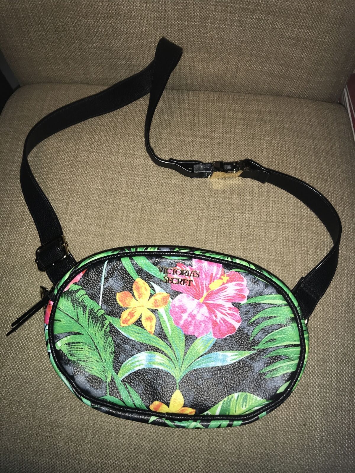 Victoria's Secret Tropical Oval City Belt Bag Fan… - image 1