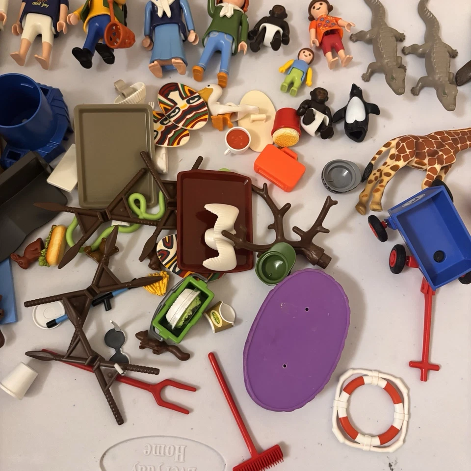 HUGE Lot Of Playmobil 17 People & Animals & Loose Accessories - Image 3 of 4