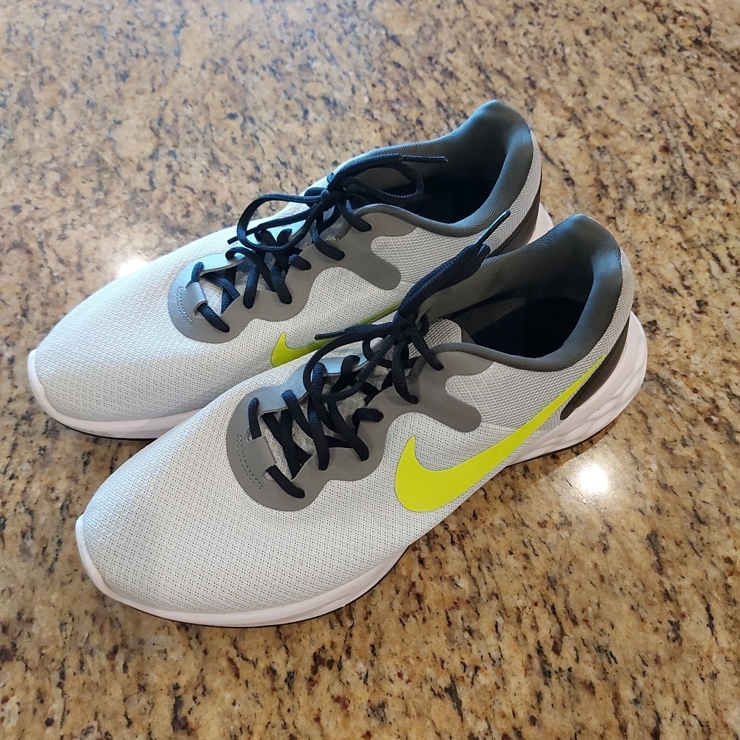 SAOLA Sneakers da corsa Nike Revolution 6 Next Nature da uomo taglia 11 5 giallo platino