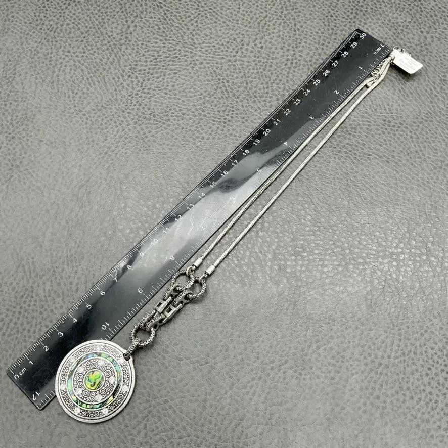 Collar colgante medallón lia sophia para mujer cadena de cristal abulón tono plata Foto 3 de 4