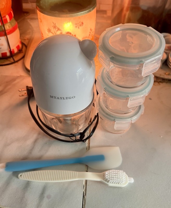 Myaylygo baby food maker with 3 glass jars, spatula, and cleaning brush