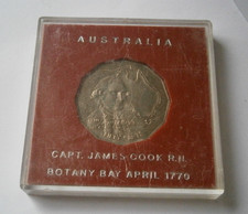 1970 CAPTAIN COOK 50 Cent Commemorative Coin Red Case UNC- Free Postage!!