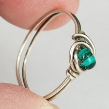 size 7 STERLING SILVER ring green bead gemstone .925 BEAUTIFUL