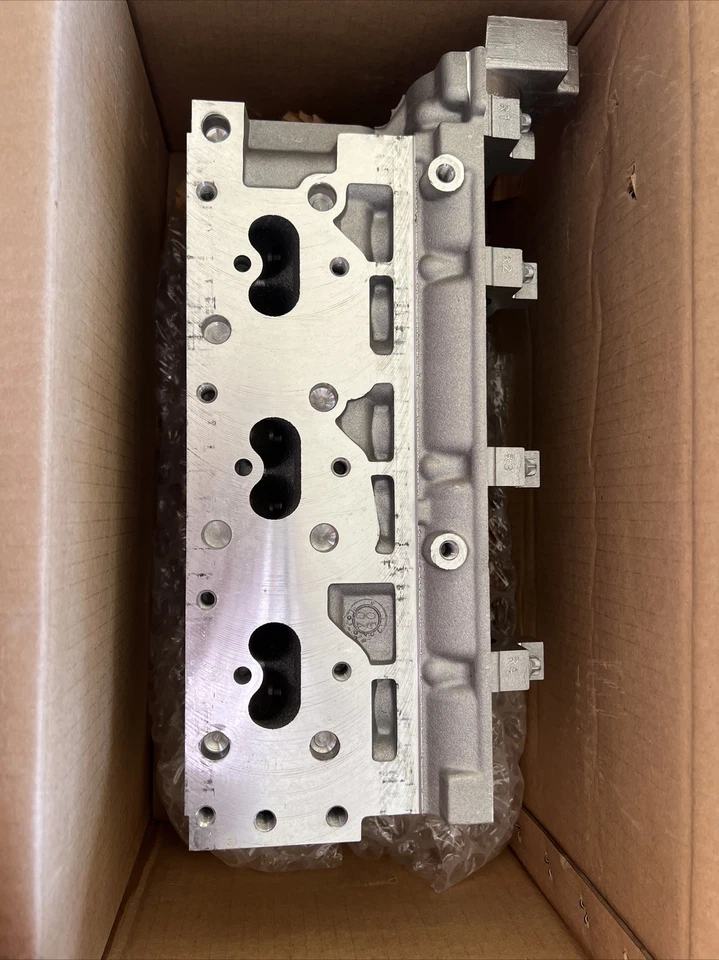 GM HEAD CYL 93171025 GM 93171025 NUEVO OEM EN CAJA 3.0 V6 Foto 4 de 4