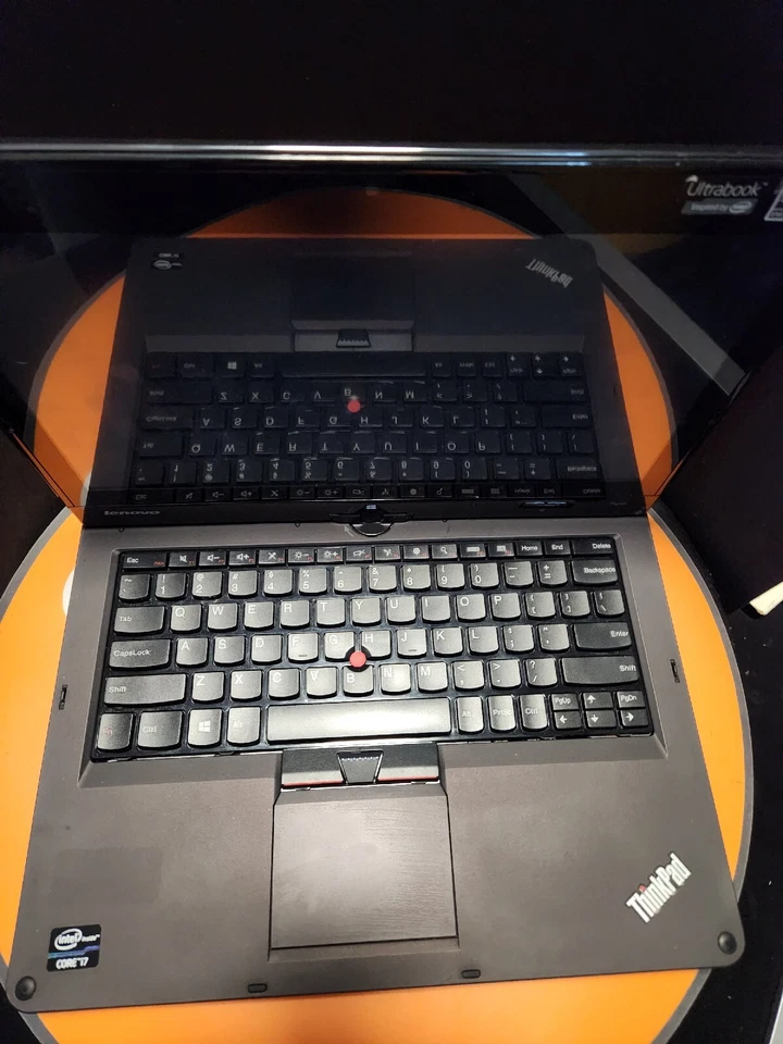 Lenovo DSQJ707 Netbook Tablet (2in 1) Travel Companion :) -Smooth Operator ! - Image 3 of 4