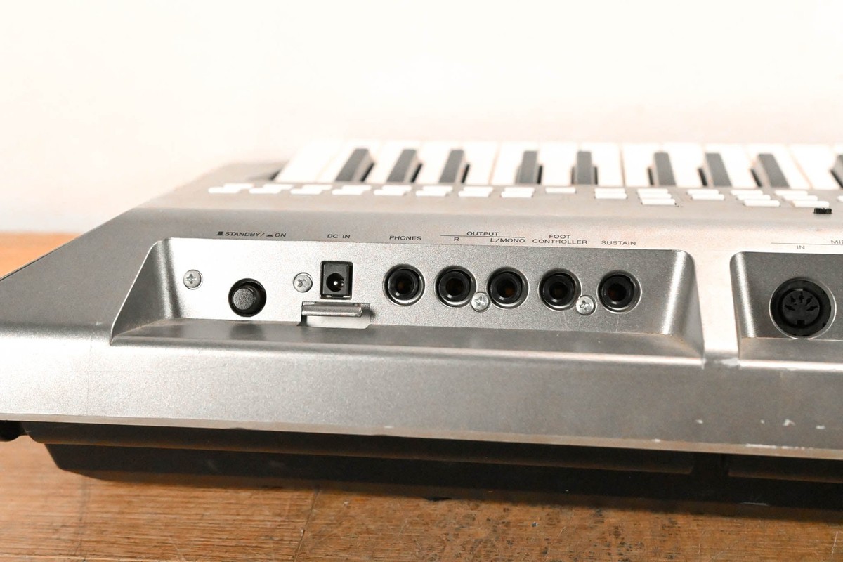 Yamaha MM6 61-Key Synthesizer Keyboard (NO POWER SUPPLY) CG01SYC