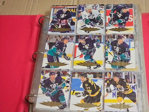 1995-96 Fleer Ultra Near Complete Set w Gold Medallion, Red Light, Pivot & More