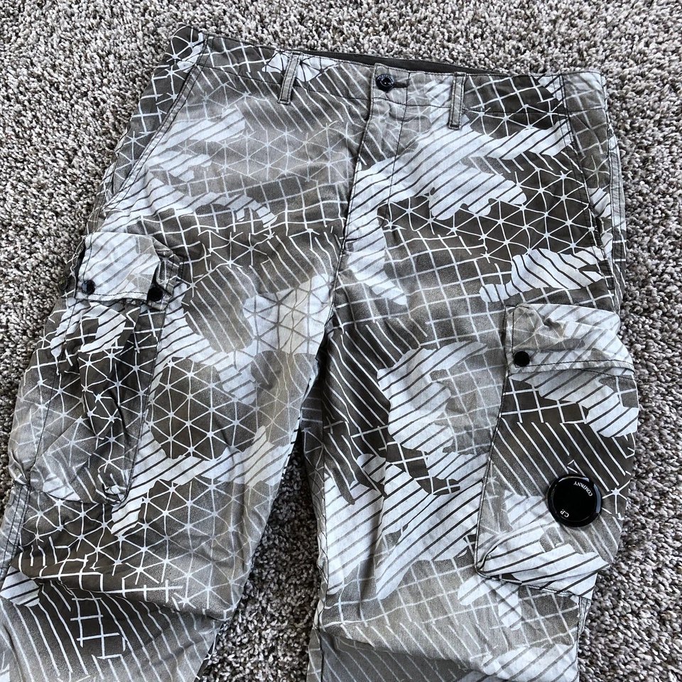 Pantalones cargo camuflaje CP Company pantalones ajuste ergonómico talla 48 (34x29) Foto 2 de 4