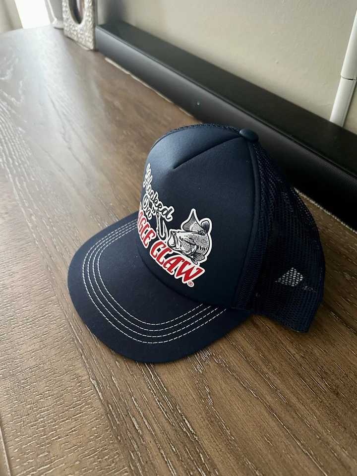 Шляпа рыболовная с орлиным когтем на крючке ограниченный выпуск - Изображение 2 из 4