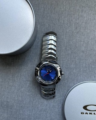 Oakley Blade Watch   Blue Dial Silver Stainless Steel Smooth Reflective Strap