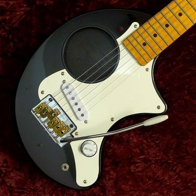 FERNANDES ZO-3 ST Black Electric Guitar Built-in Speaker Tremolo Japan