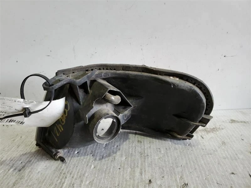 1995-1999, Nissan Sentra, Passenger Corner/Park Light, RH, PN-261201M325  - Image 2 of 3