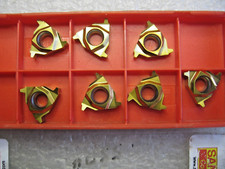 Pack of 7 Sandvik R166.0L-16AC01F100 Grade 1020 Carbide Threading Inserts