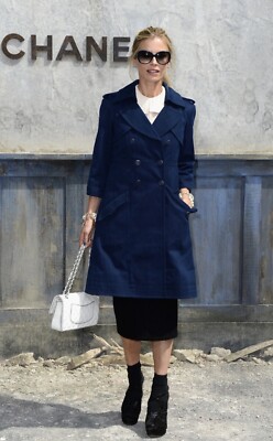 CHANE  シャネル　ロングコート　ネイビー　38 7k Gorgeous Authentic Chanel Navy Blue CC Logo Buttons