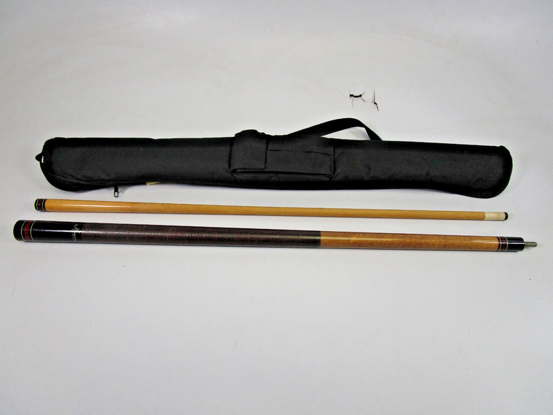 VINTAGE MEUCCI MAXIMUM MAX-4 POOL CUE 2 Pc. READ