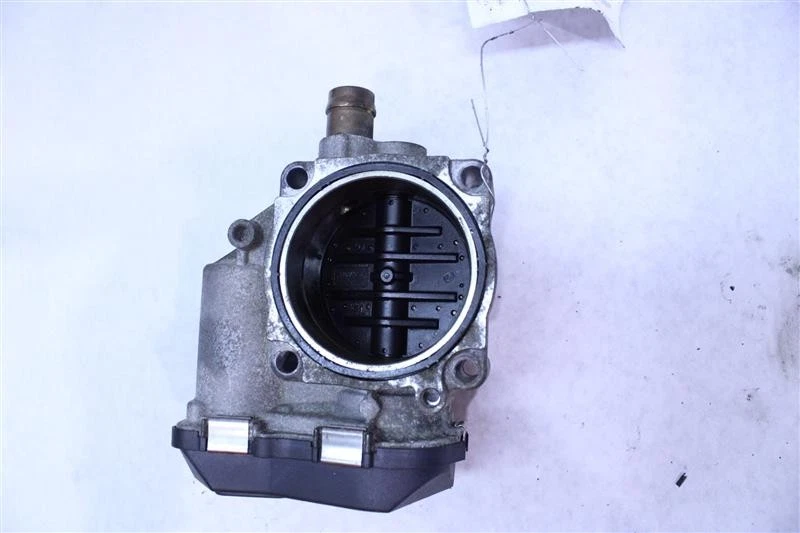 Used Fuel Injection Throttle Body fits: 2014 Bmw 528I 2.0L 40eX Grade A - Imagem 2 de 4