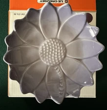 Le Creuset Sun Flower Spoonrest Provence BLUE BELL PURPLE. NIB. Rare.