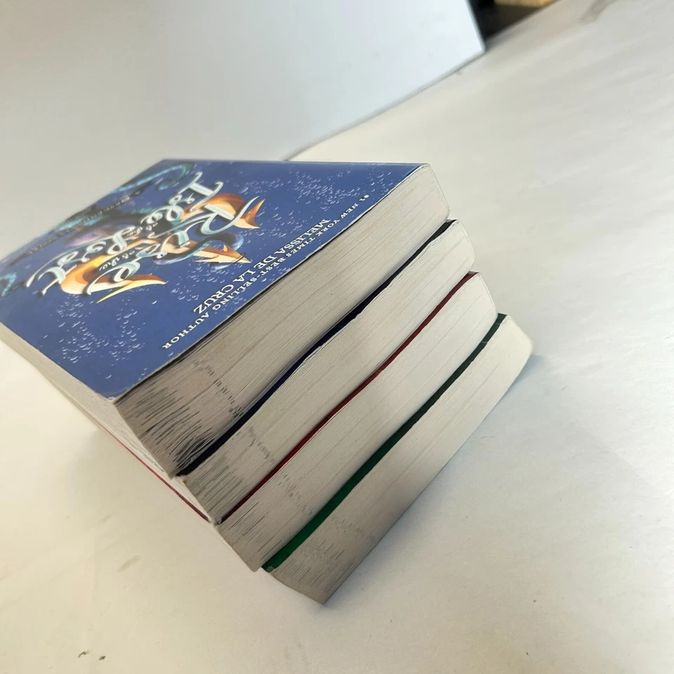 4x Descendants Series Books Bundle by Melissa De La Cruz (Paperbacks 2018/19) — 第 4/4 张图片