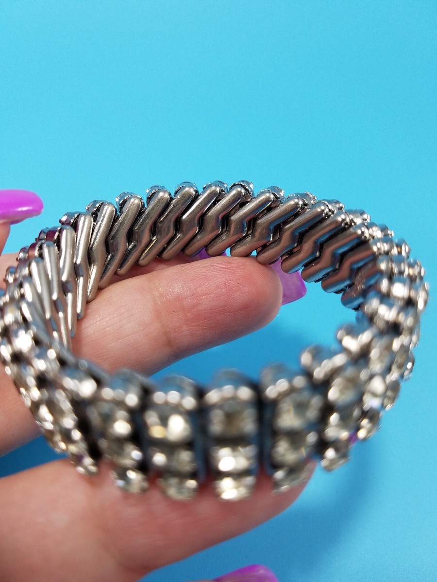 VINTAGE - SIGNED MADE IN BRITISH HONG KONG - RHINESTONE