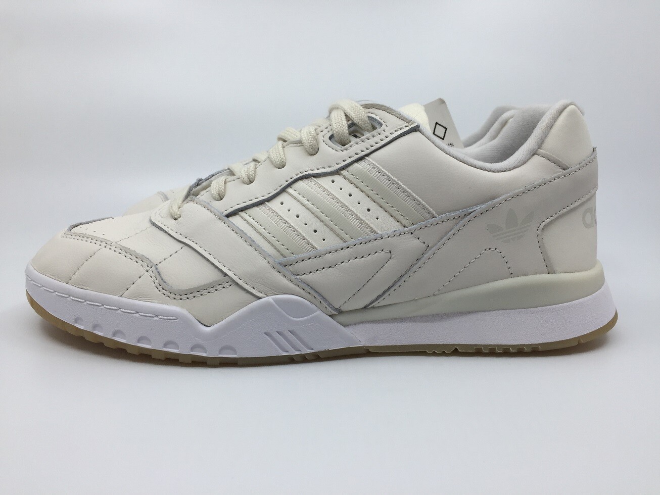 adidas ar trainer chalk white