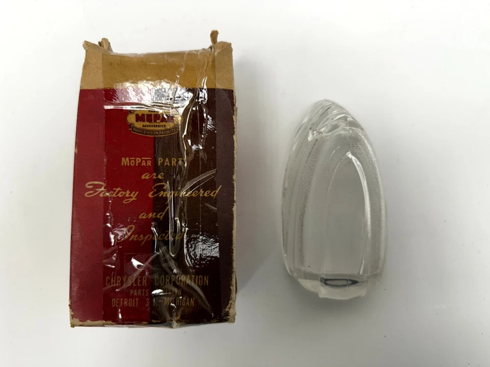 41 Dodge Deluxe Series D-19 Guardabarros delantero izquierdo luz de estacionamiento lámpara lente 934575 NOS Foto 3 de 4