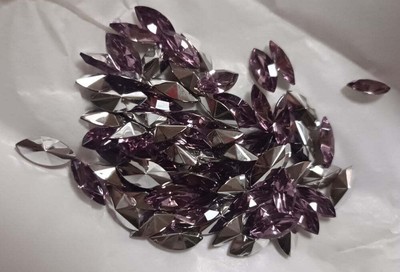 Swarovski  Fancy Navette Light Amethyst Verspiegelte Rückseite 15x7mm