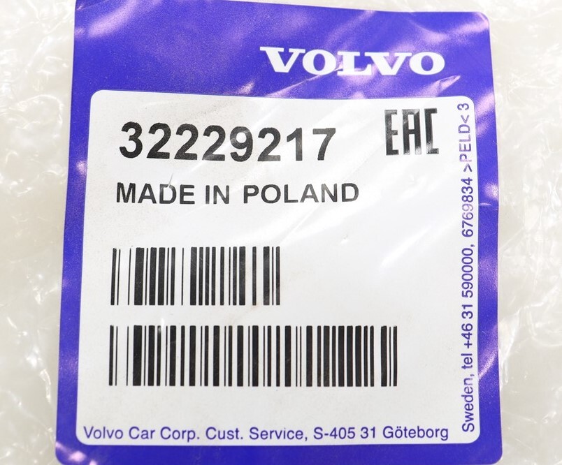 NEW OEM Volvo Rear Door Mounted Weatherstrip 32229217 XC40 XC40
