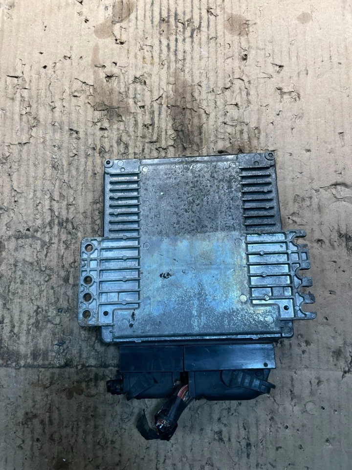 Módulo de control del motor Suzuki Grand Vitara 2008 computadora ECU ECM PCM V2221 DG Foto 3 de 4