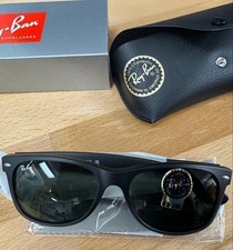 Ray-Ban Sunglasses RB2132 New Wayfarer Classic Black Frame Green Lenses 55mm