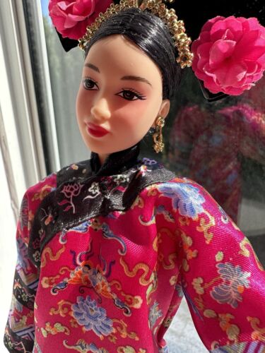 COLLECTABLE BARBIE DOLLS OF THE WORLD 'PRINCESS OF CHINA' FROM 2001 - Picture 3 of 9