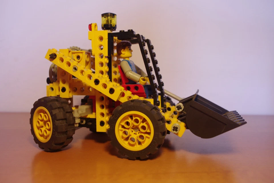 LEGO Technic 8235 Front End Loader, foto 3 di 5