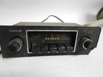 Vintage Datsun AM Radio Hitachi Model TM-401