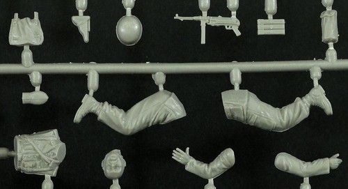 MASTER BOX 35157 Figure Kit 1:35 US and German paratroopers South of Europe 1944 - Picture 8 of 24
