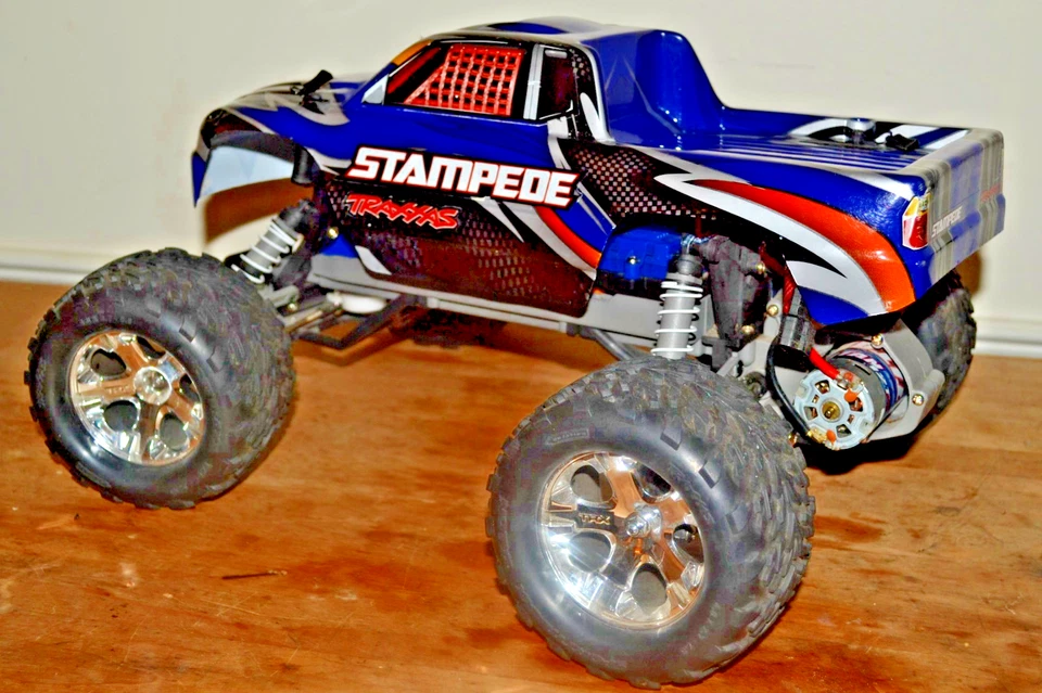 Traxxas Stampede 2WD Brushed Motor with TQI Transmitter 1:10 scale Monster Truck - Image 4 of 4